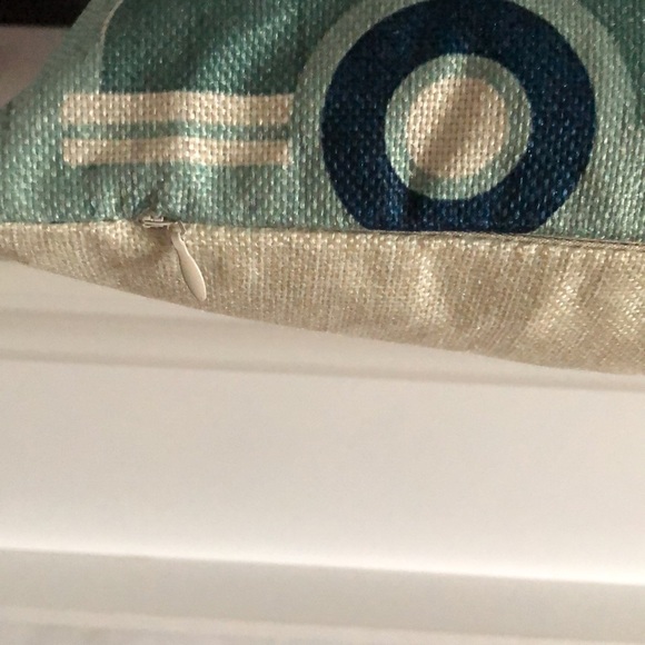 Deck the Halls Christmas holiday throw accent pillow cushion NWOT 17.5 inches - Picture 4 of 5